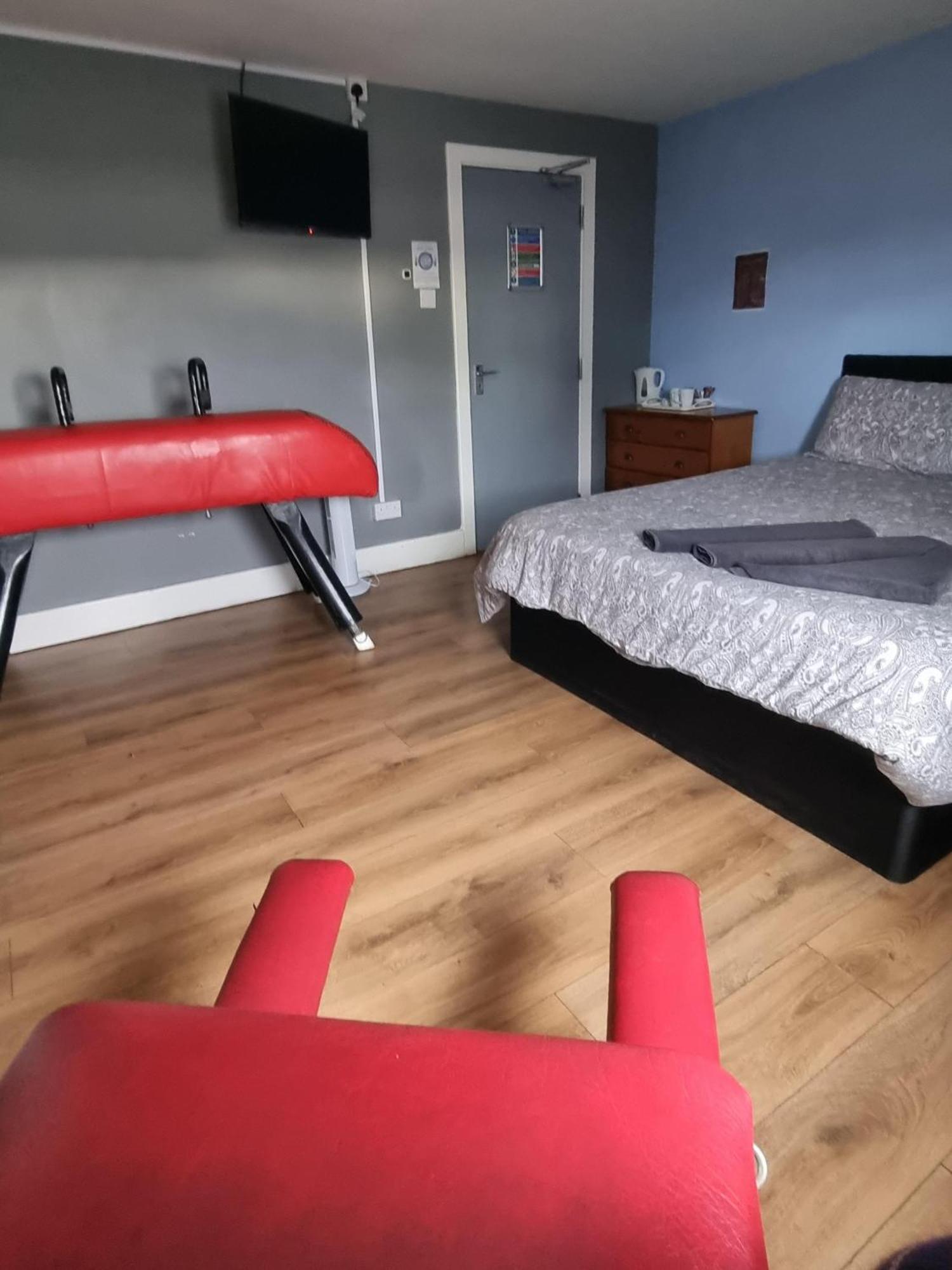 Xtasia Adult Hotel - Adults Only Уэст-Бромидж Экстерьер фото