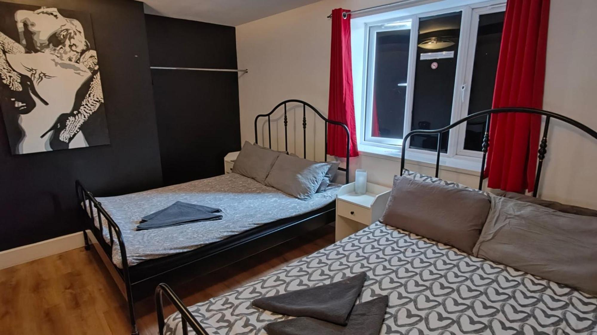Xtasia Adult Hotel - Adults Only Уэст-Бромидж Экстерьер фото