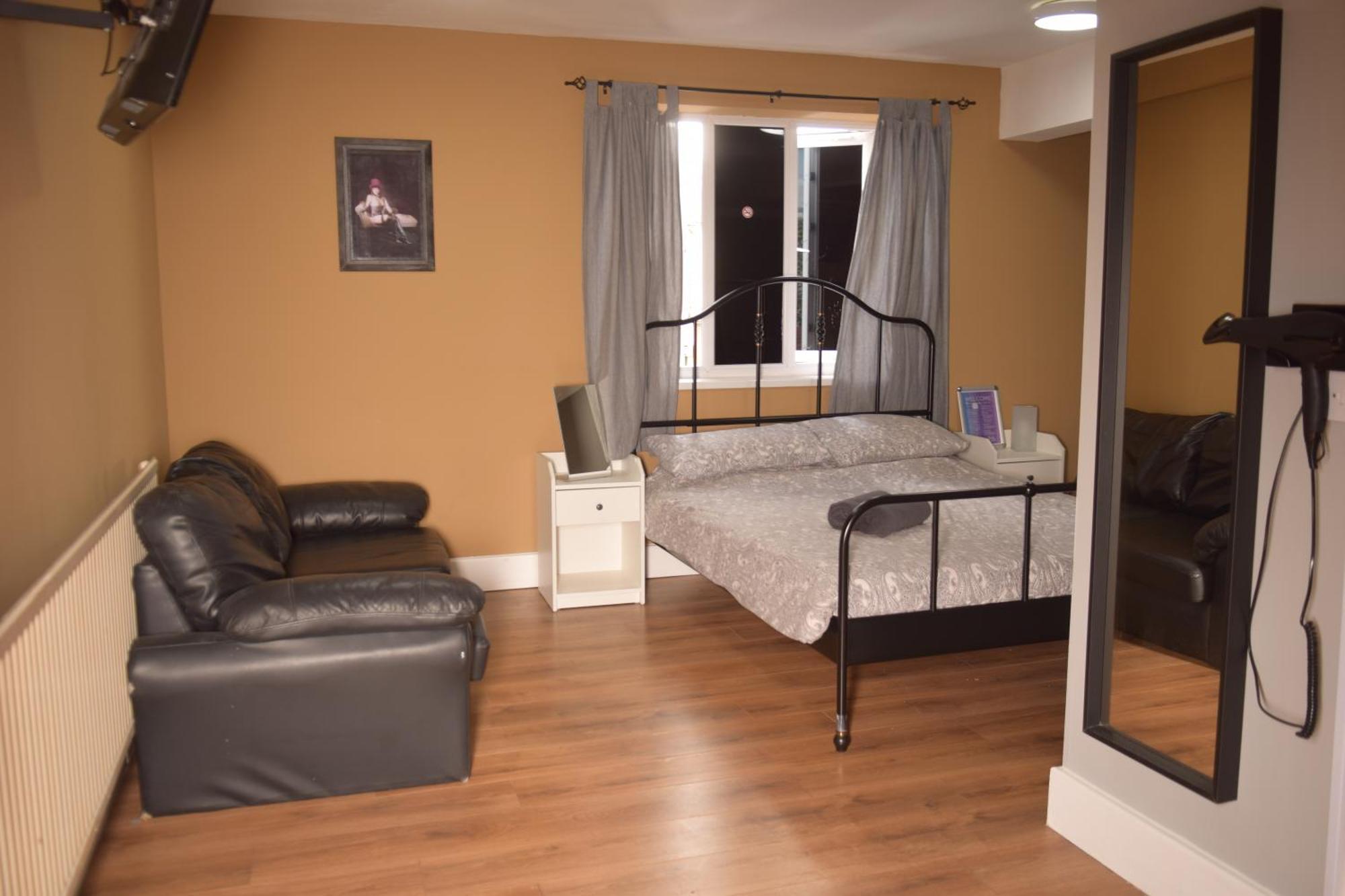 Xtasia Adult Hotel - Adults Only Уэст-Бромидж Экстерьер фото