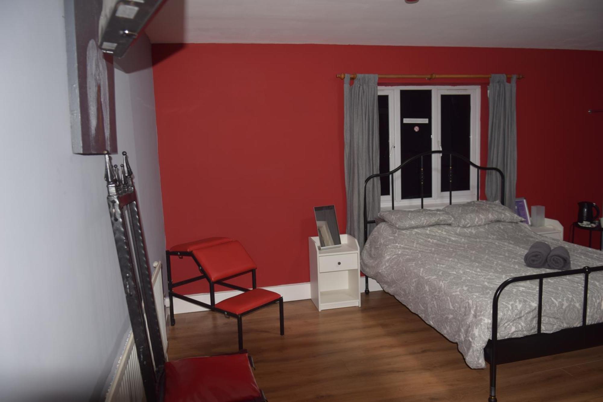 Xtasia Adult Hotel - Adults Only Уэст-Бромидж Экстерьер фото
